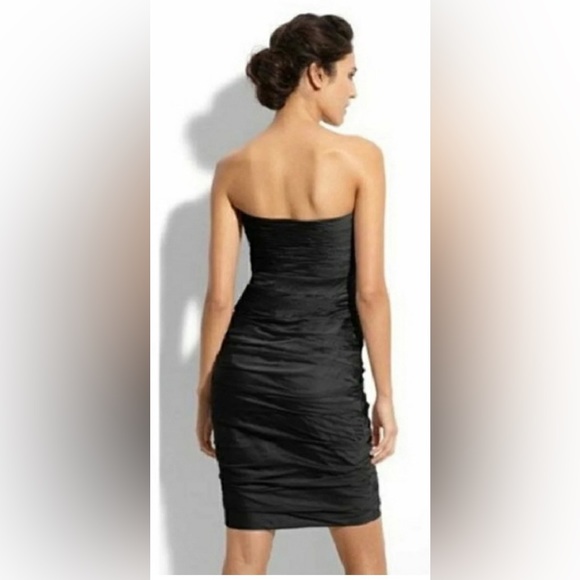 Monique Lhuiller Black Strapless Delicately Ruched Sheath Evening Dress - Picture 5 of 7